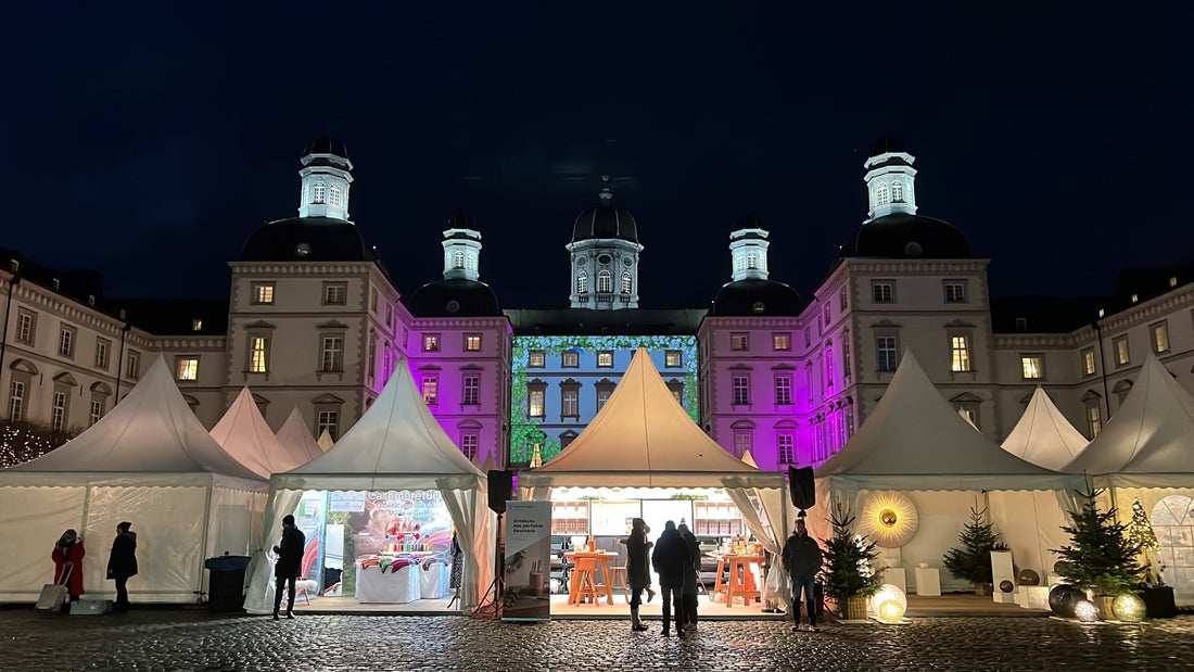 Unikat-Weihnachtsmarkt am Grandhotel Schloss Bensberg - Macadamia by PANTHÉRE NUE